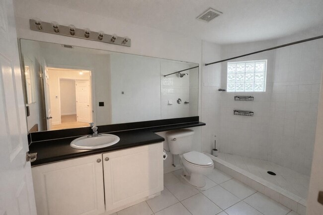 Building Photo - 2000 NW 99th Way