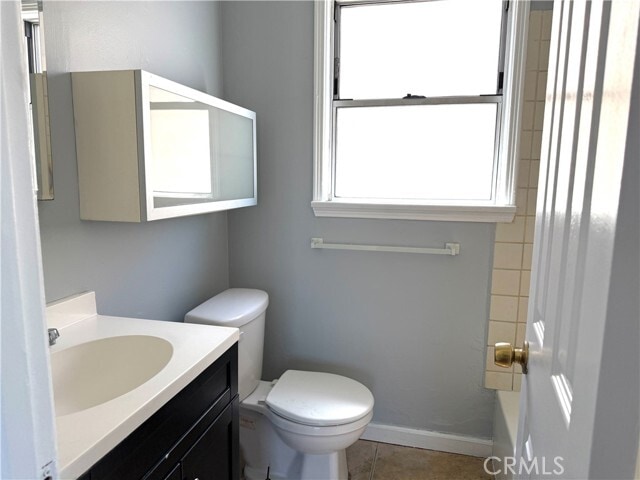Building Photo - 1170 E 55th St