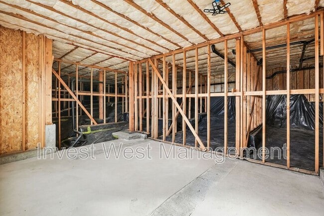 Building Photo - 1757 N Columbia Ridge Way