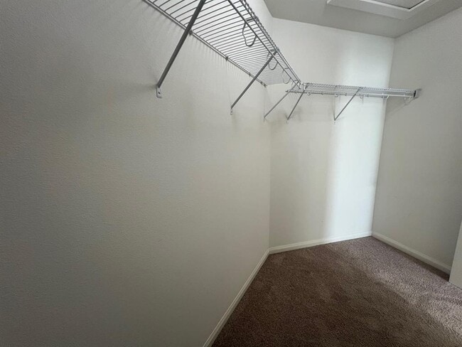 Building Photo - 9406 Gold Mountain Dr