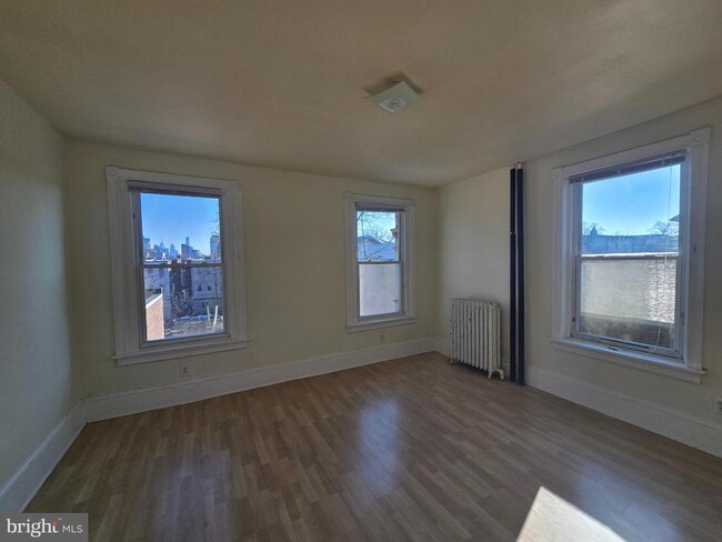 Building Photo - 212 S 45th St