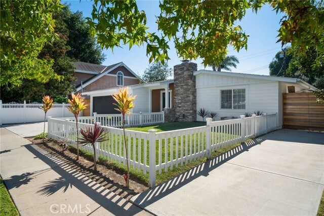 Building Photo - 2273 Columbia Dr