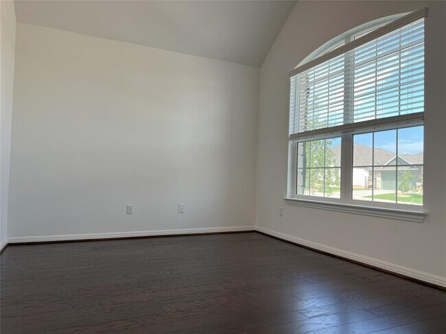 Building Photo - 521 Panzano Dr