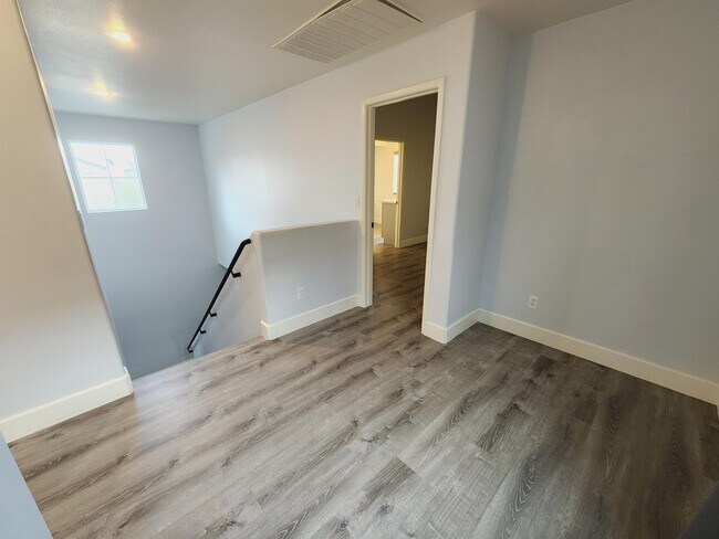 Building Photo - 9715 Wailings Ave