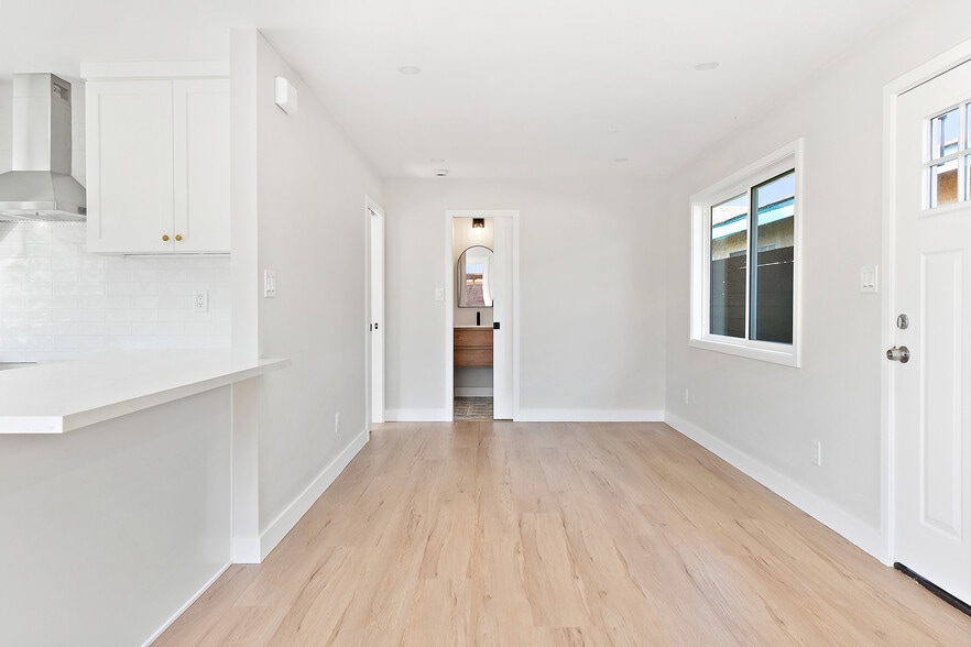 Building Photo - 2051 E Harding St