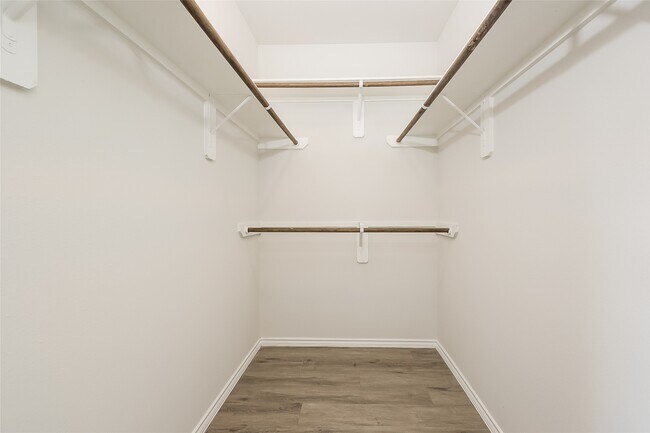 Building Photo - 21847 King Hts Ln