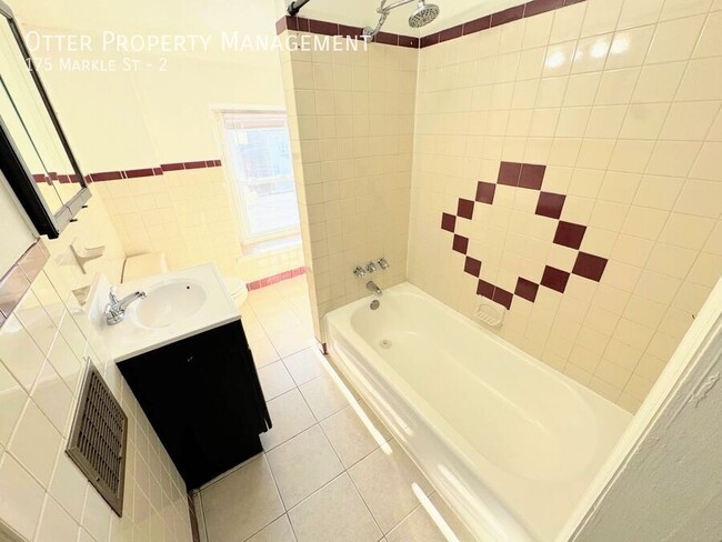 Building Photo - 3BR/2BA Spacious Manayunk Apt with Washer/...