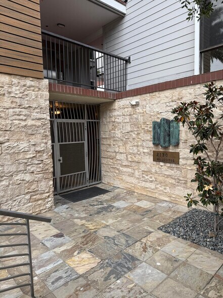 Gated Entry to Complex - 2130 Vallecitos