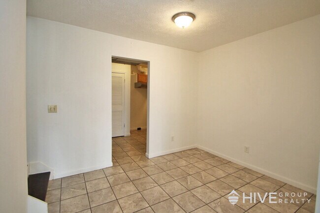 Building Photo - 3-Bedroom, 2.5-Bath Townhouse with Finishe...