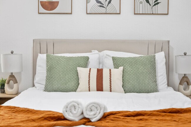 Building Photo - 2929 Kings Rd