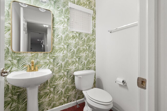 Building Photo - 2040 Towering Oaks Drive