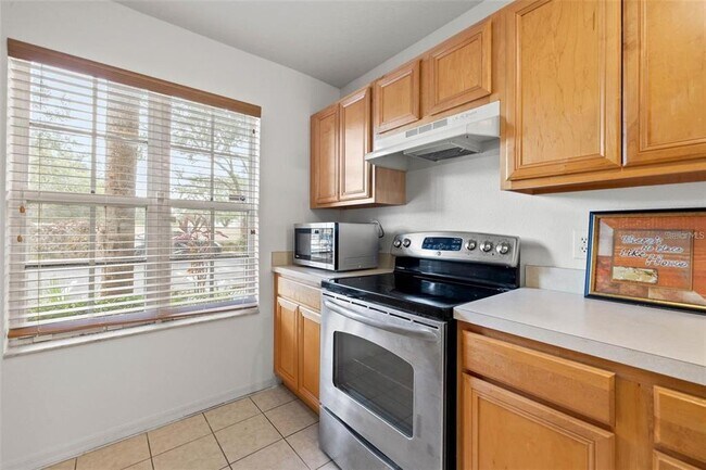 Building Photo - 2565 Harn Blvd