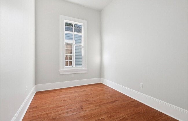 Building Photo - Treme Single