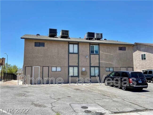 Building Photo - 2341 Exeter Dr
