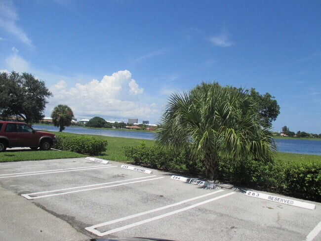 Building Photo - 470 Executive Center Dr