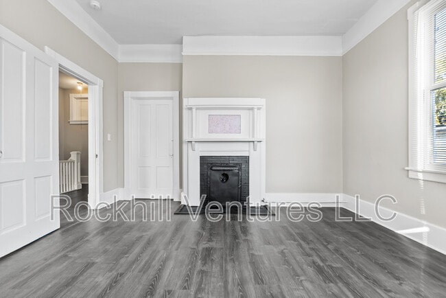 Building Photo - 508 W 42nd St