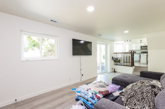 Building Photo - Coming soon 3 Bedroom/2 Bathroom Taylorsvi...