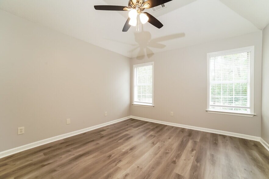 Building Photo - 2755 Fletcher View Dr