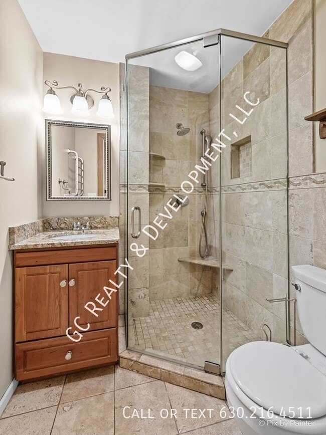 Building Photo - 1123 Duxbury Ln