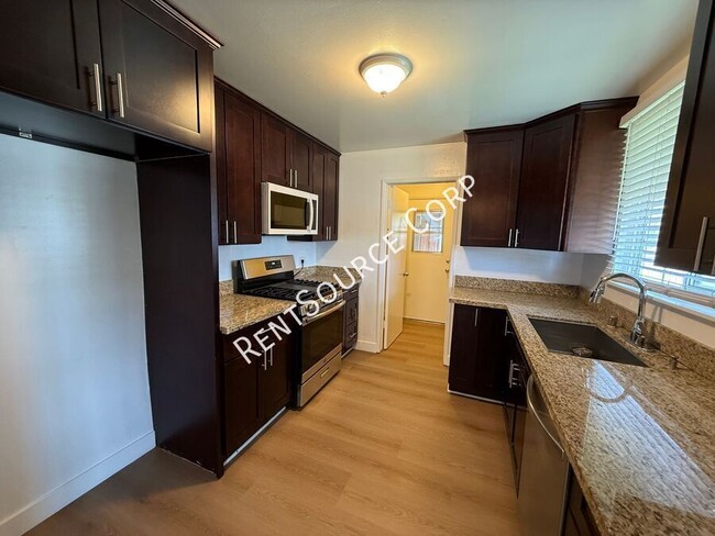 Building Photo - 1149 W Ave H-11