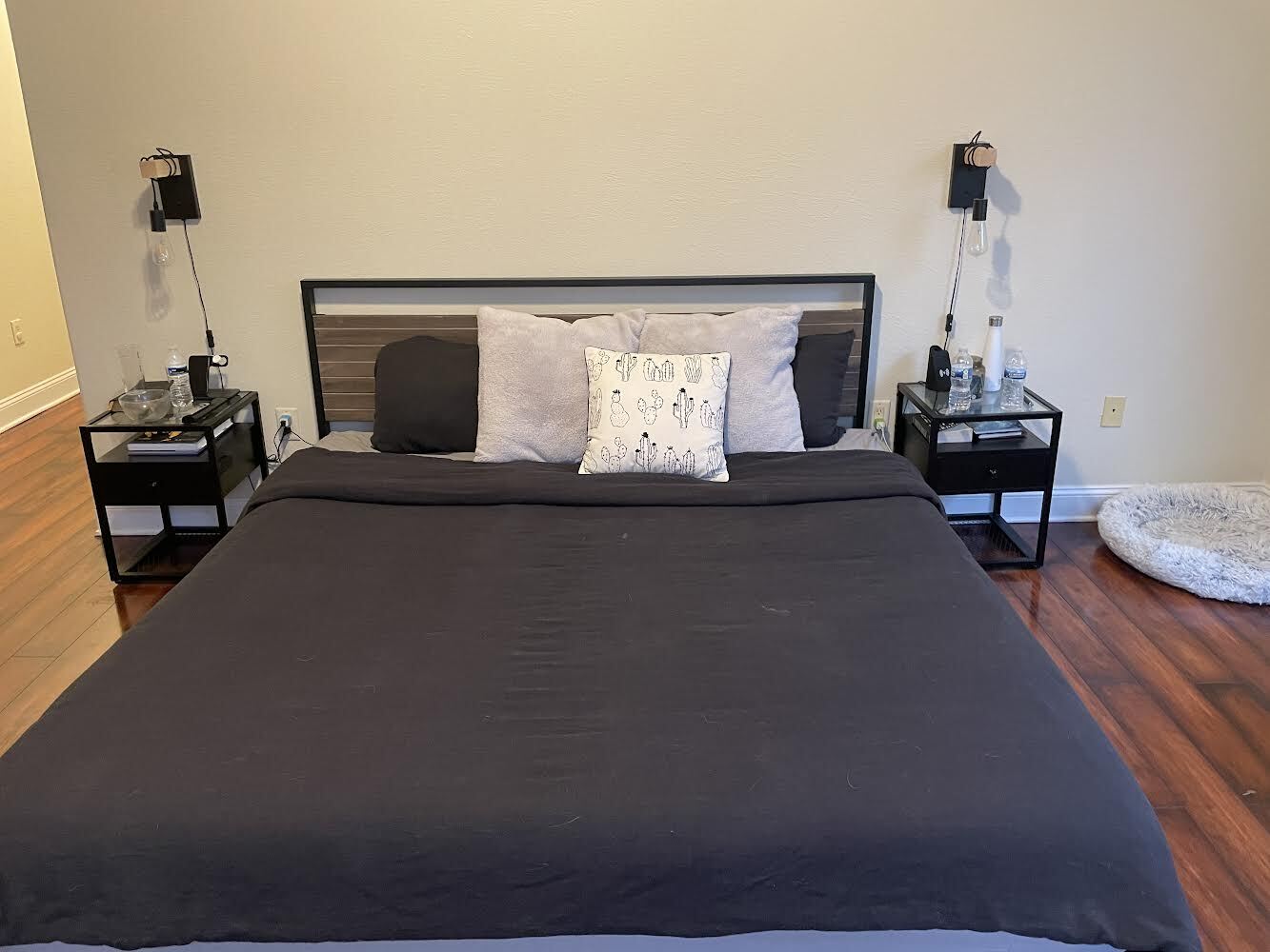Master - 320 Jennifer Ln