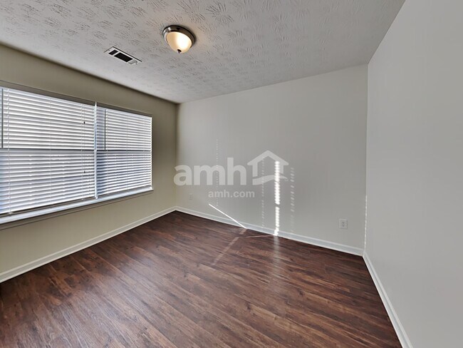 Building Photo - 3168 Bradford Pear Dr