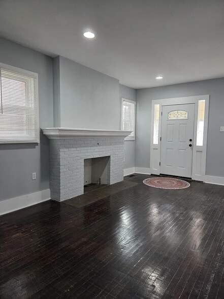 Living Room - 2030 Hazelwood St