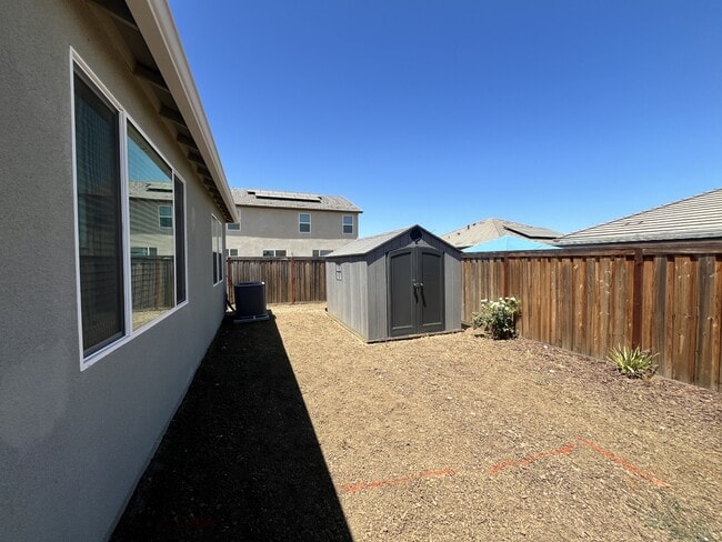 Building Photo - 680 Bilston Dr