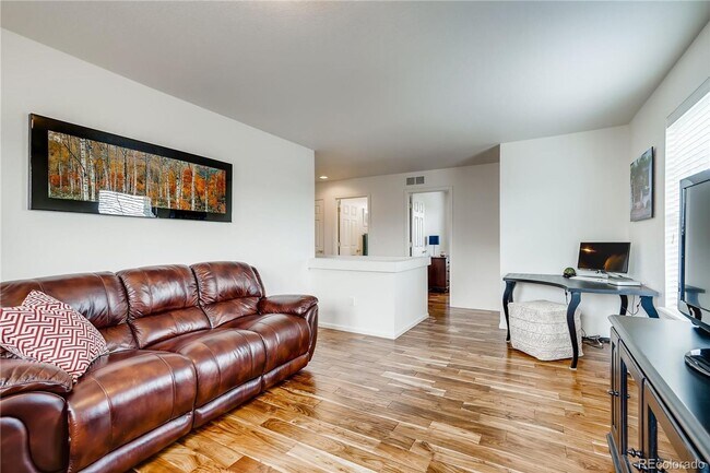 Building Photo - Beautiful 3 Bed, 3 Bath with a Loft Single Family Home in Meadows Neighborhood.