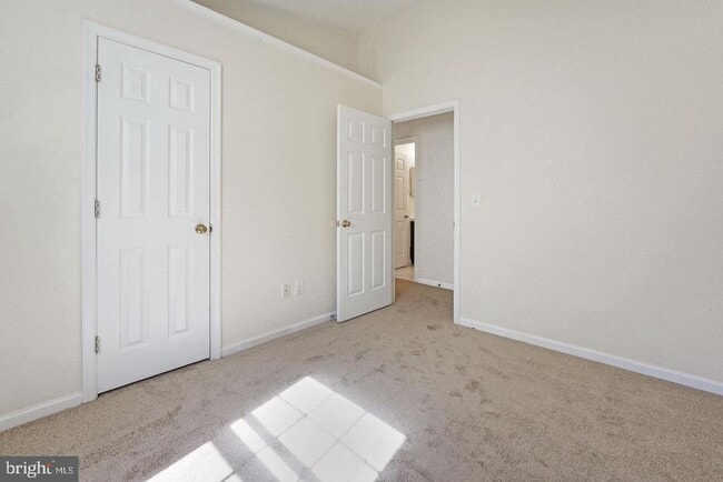 Building Photo - 3433 Belleplain Ct