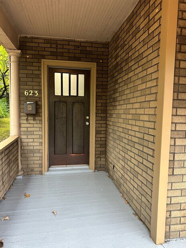 Building Photo - 623 W Creighton Ave