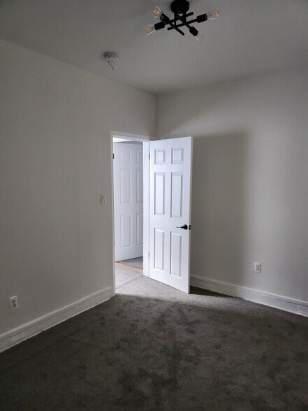 Building Photo - 46 Webster Pl