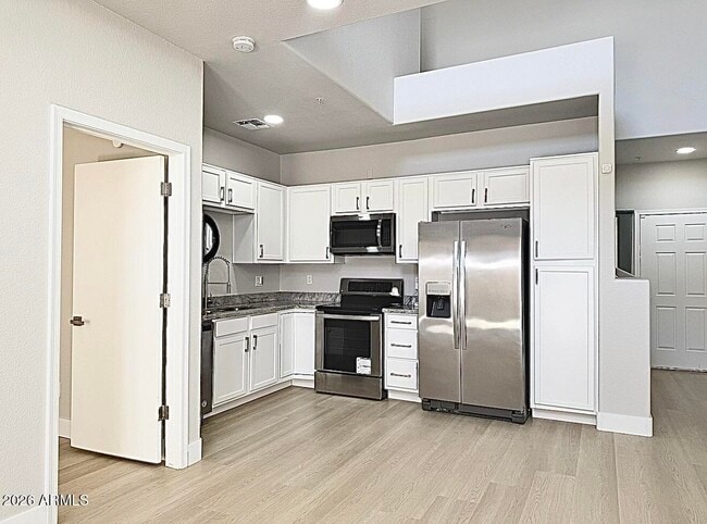 Building Photo - 15677 N 29th St