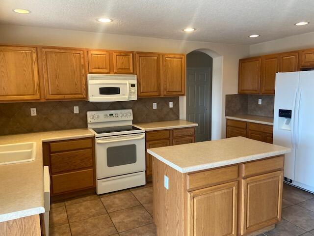 Building Photo - 621 Carrisa Ct NW