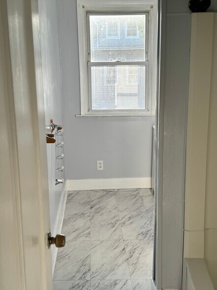 Building Photo - 49 Buell St