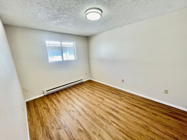 Building Photo - 5420 N Martin St