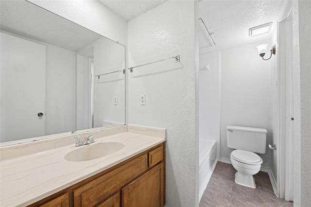 Building Photo - 2812 Ridgecrest Dr