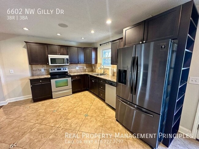 Building Photo - 6602 NW Gilly Rd