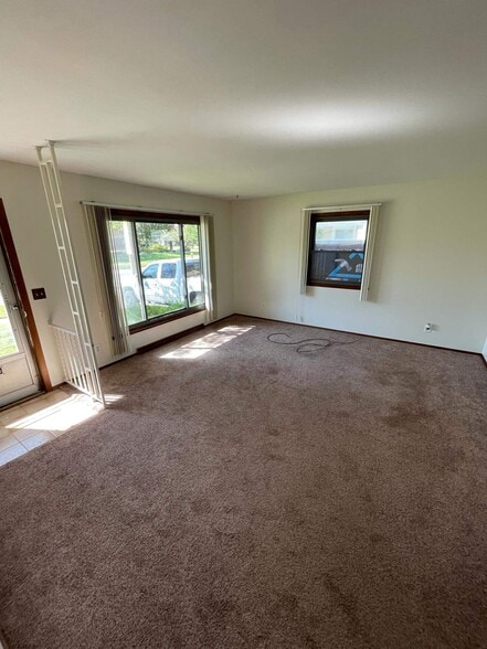 Building Photo - 224 N Eagle St