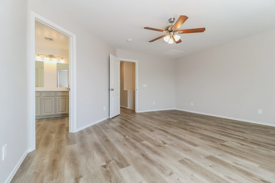 Building Photo - 5003 W Pedro Ln