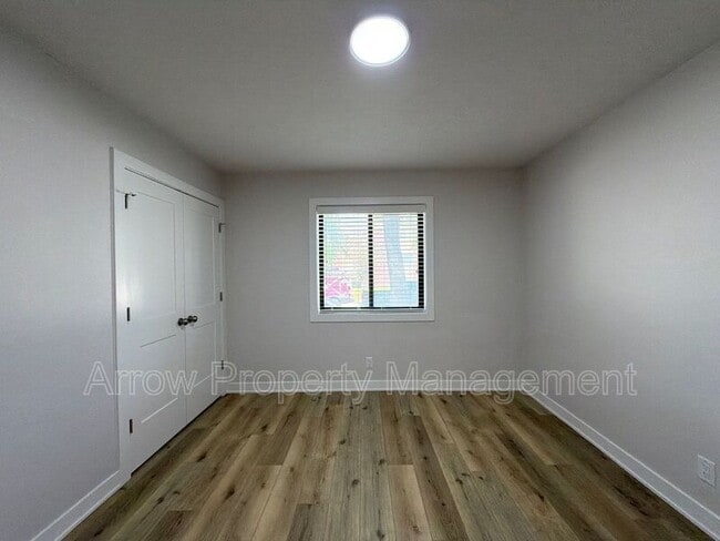 Building Photo - 3405 Holdrege St