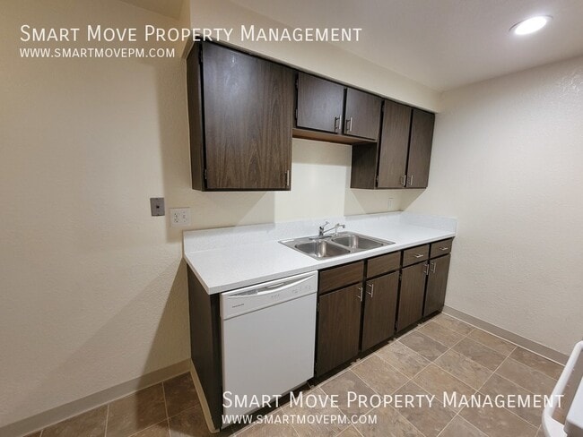 Building Photo - 2561 Targee-