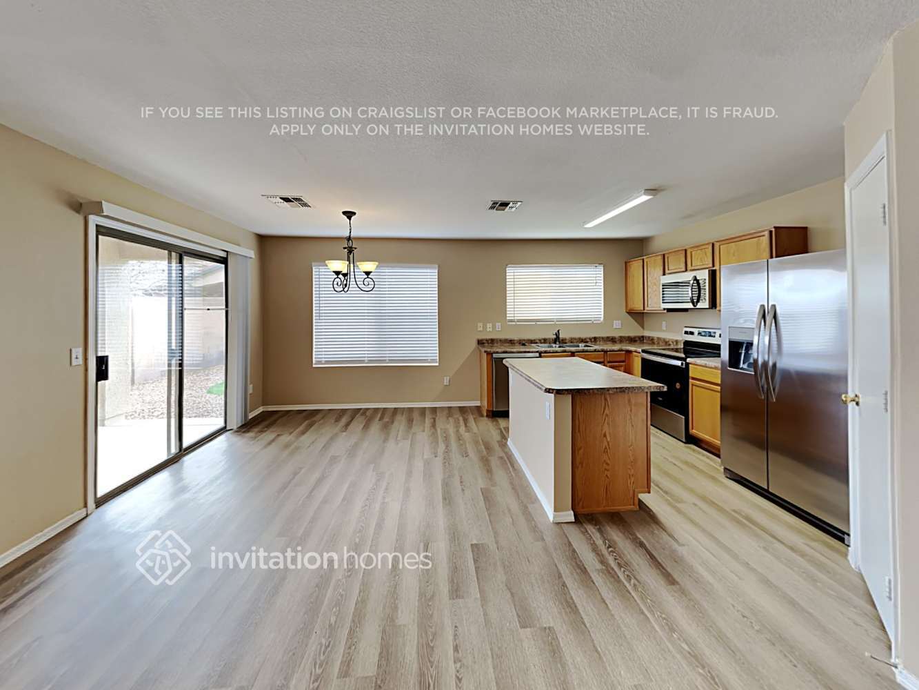 Building Photo - 3035 E Santa Rosa Dr