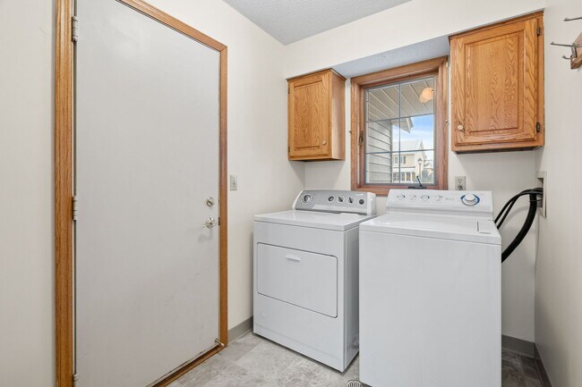 Building Photo - 9173 Princeton Rd