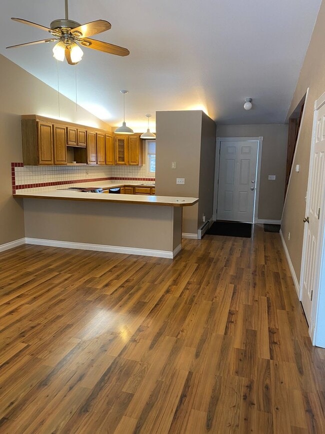 Building Photo - LONGTERM KENAI TOWNHOME