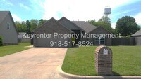 Building Photo - Claremore | 3 Bed | 2 Bath | Large Backyard