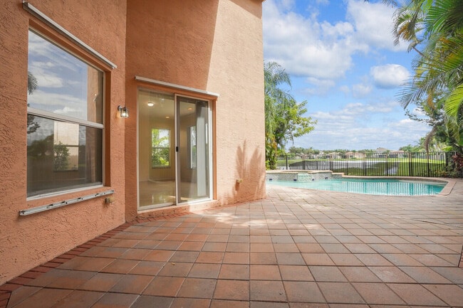 Building Photo - 11590 Rock Lake Terrace