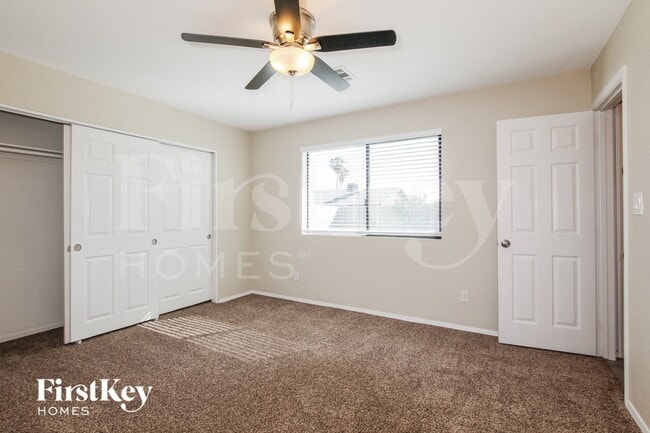 Building Photo - 2733 W Villa Rita Dr