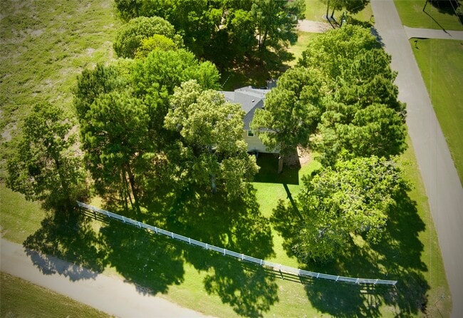 Building Photo - 25401 Hunting Trail