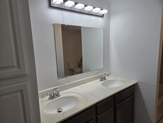 Master bath double vanity - 118 Gillis Rd